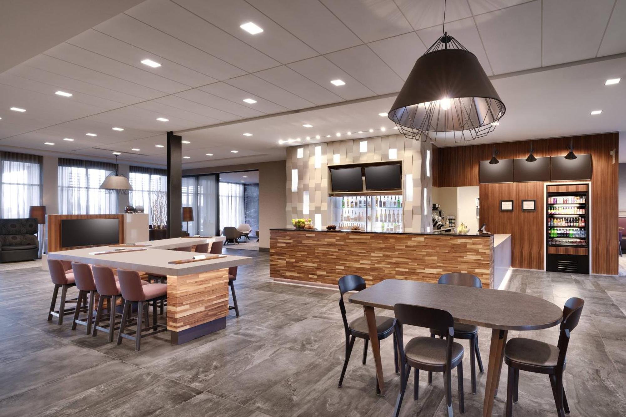 Courtyard By Marriott Сидър Сити Екстериор снимка